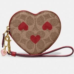 COACH HEART WRISTLET